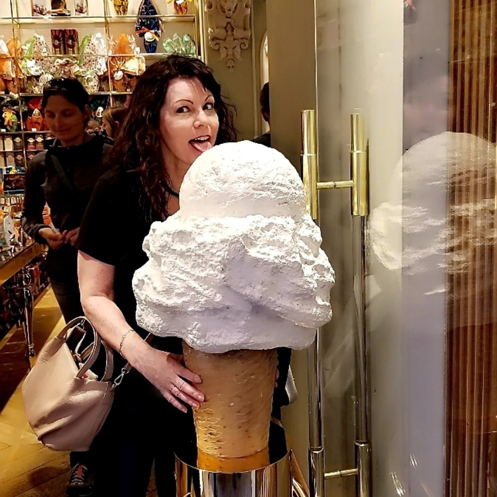 Meet your "POSH AMBASSADOR", Kim!
